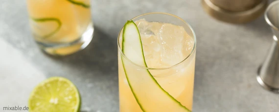 English Garden Cocktail with cucumber