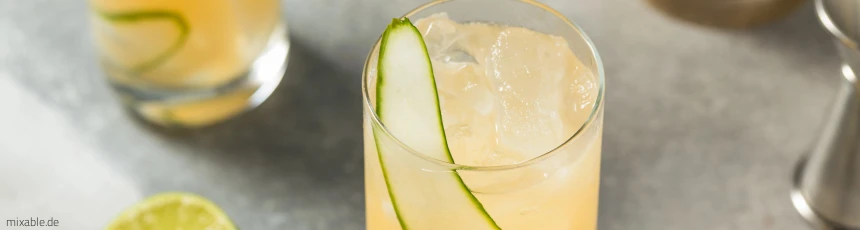 English Garden Cocktail with cucumber